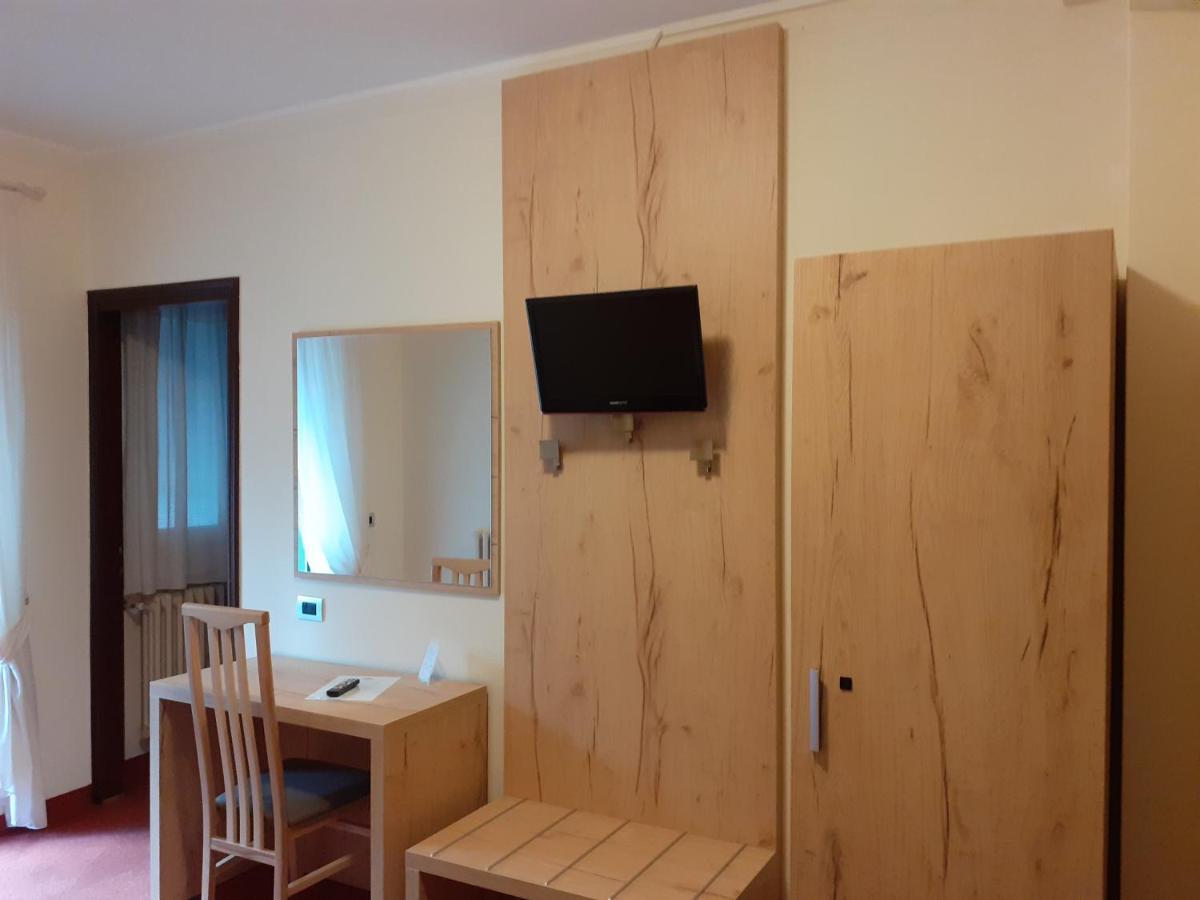 Hotel Des Alpes Кастионе дела Презолана Екстериор снимка