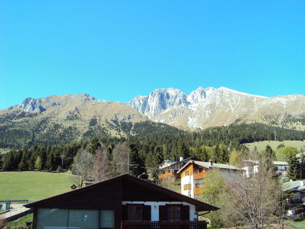 Hotel Des Alpes Кастионе дела Презолана Стая снимка