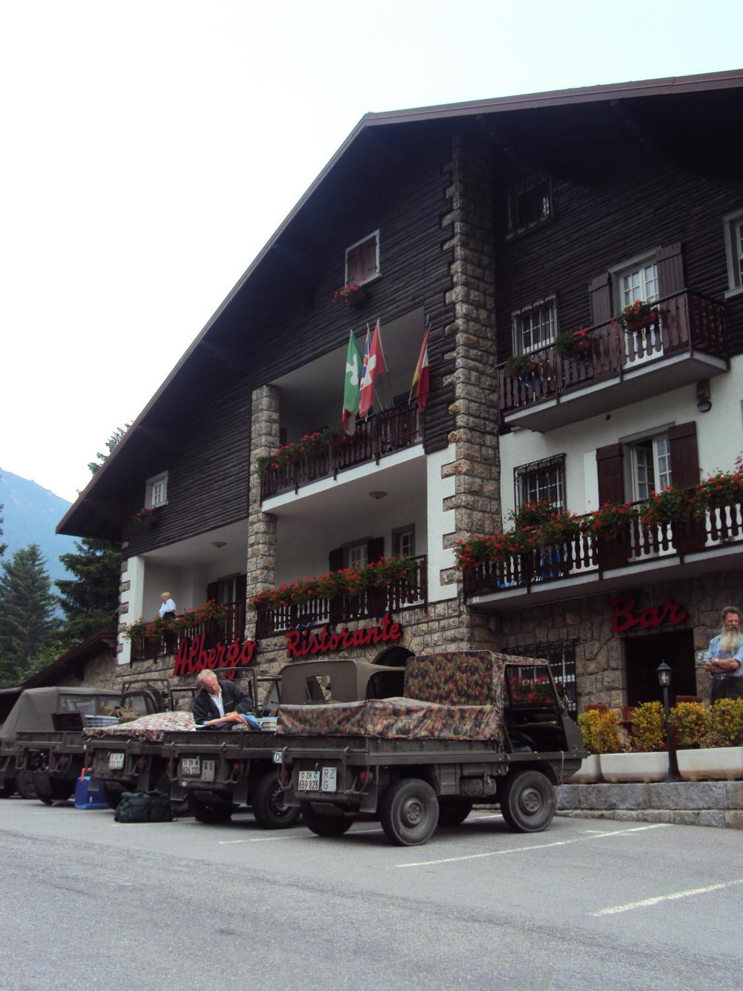 Hotel Des Alpes Кастионе дела Презолана Екстериор снимка