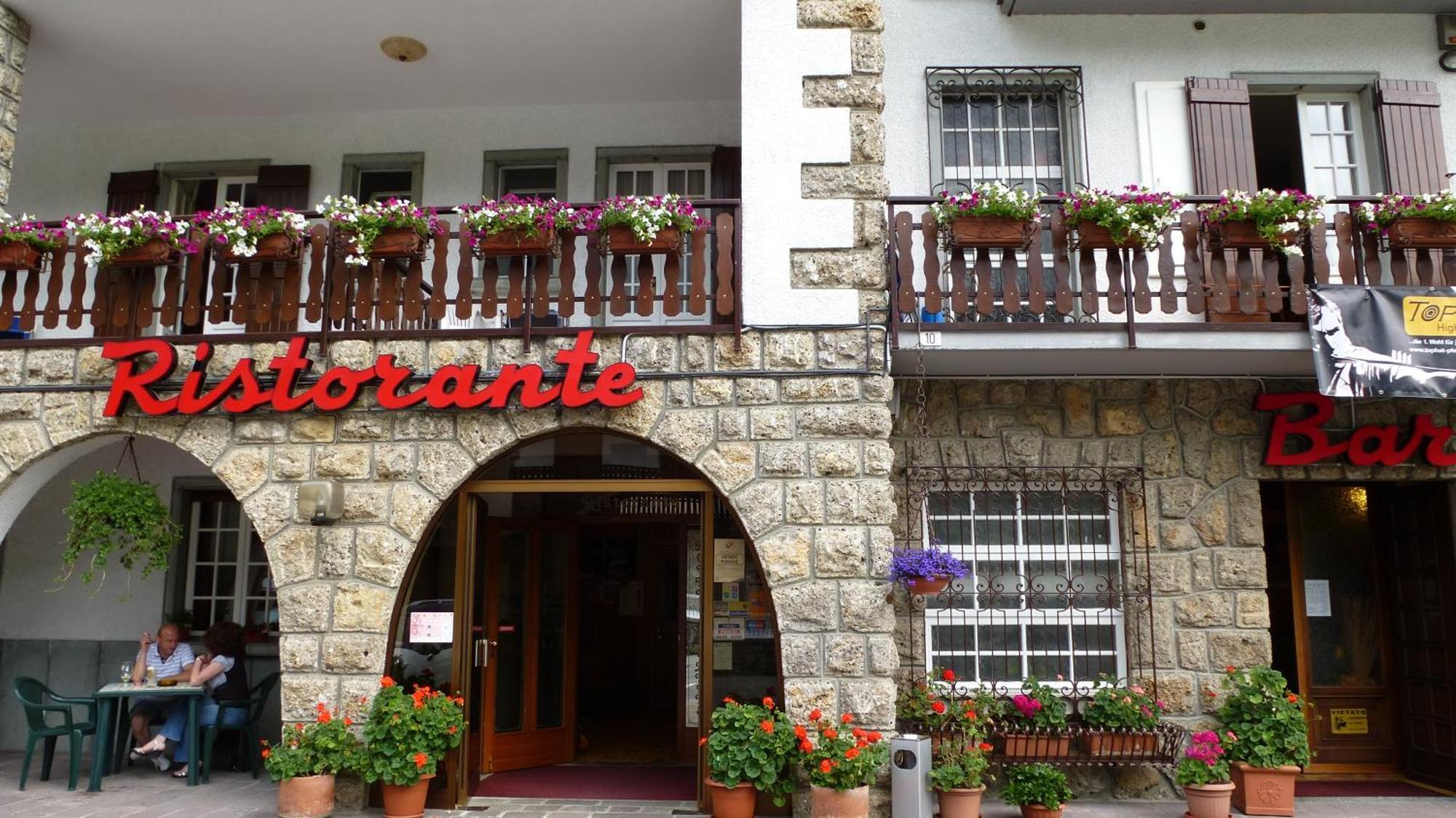 Hotel Des Alpes Кастионе дела Презолана Екстериор снимка