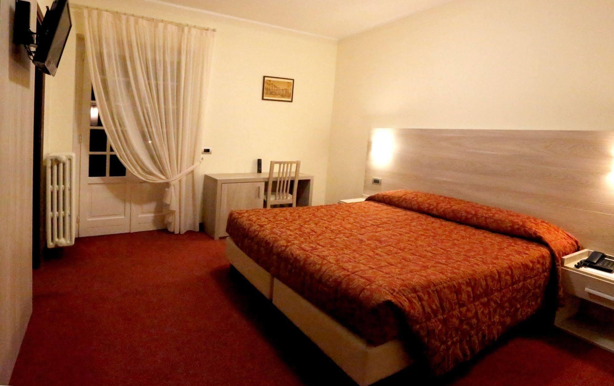 Hotel Des Alpes Кастионе дела Презолана Екстериор снимка